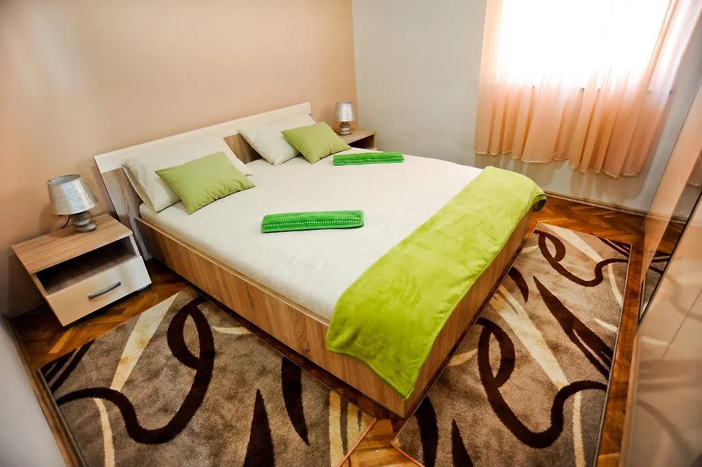 Apartments Mia Sukošan
