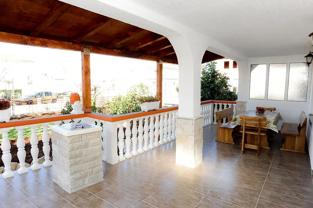Apartments Mia Sukošan